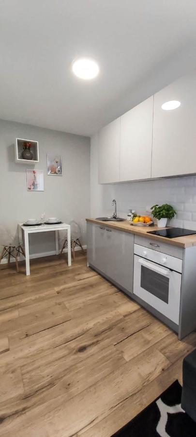 Bezagenta Mozart6 Studio Easy Access To City Wifi Warsaw Luaran gambar